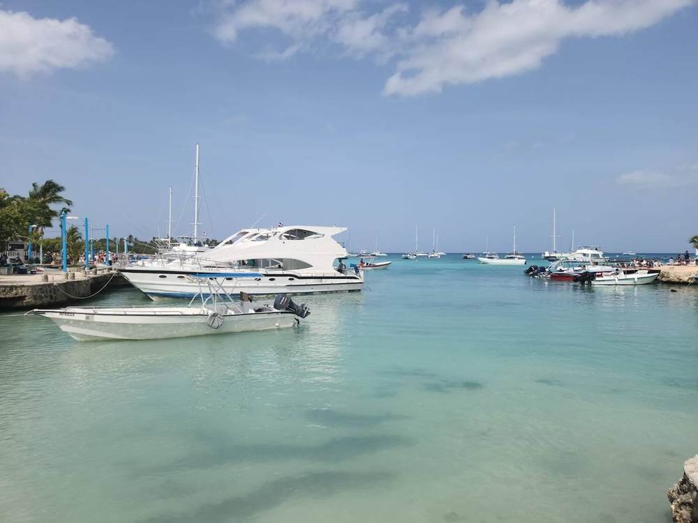 The beaches and natural pools of the island day